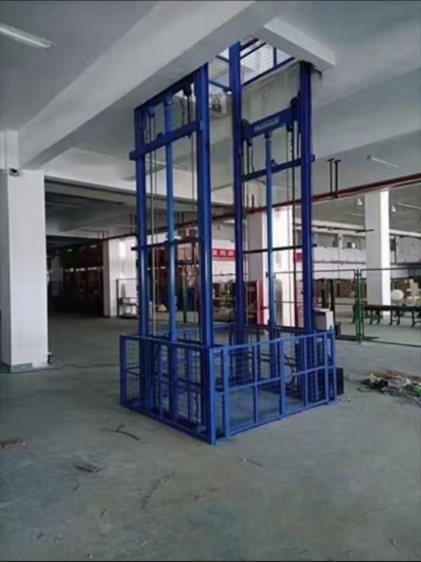 液壓貨梯